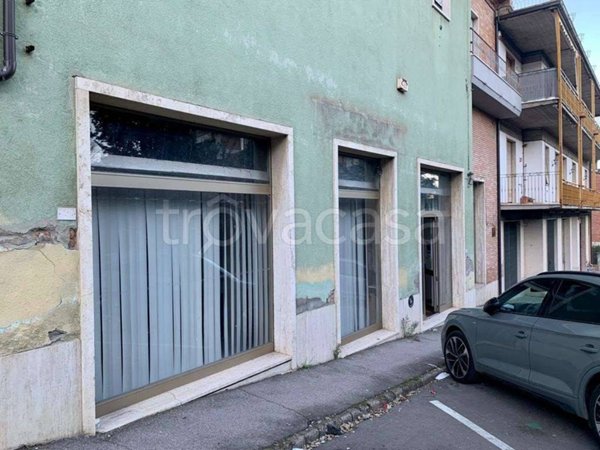 negozio in affitto a Sinalunga