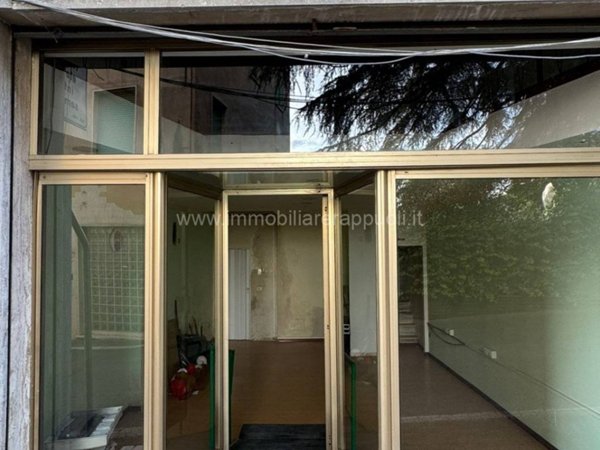 negozio in affitto a Sinalunga in zona Bettolle