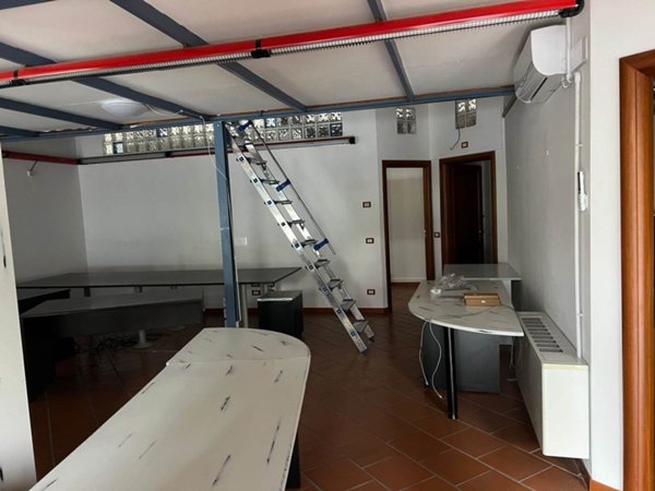 ufficio in affitto a Sinalunga in zona Bettolle