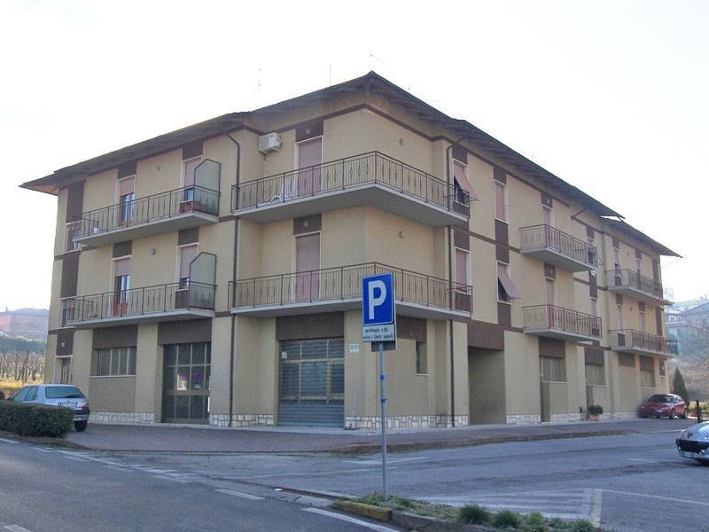 negozio in affitto a Torrita di Siena
