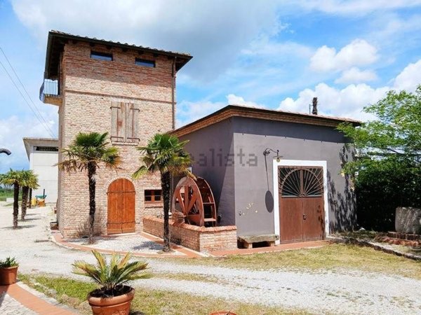 negozio in affitto a Torrita di Siena