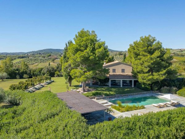 casa indipendente in affitto a Capalbio in zona Pescia Fiorentina