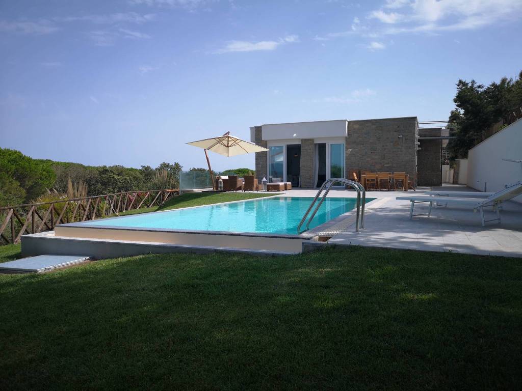 casa indipendente in affitto a Castiglione della Pescaia in zona Punta Ala