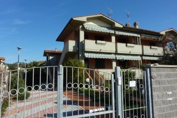 casa indipendente in affitto a Follonica