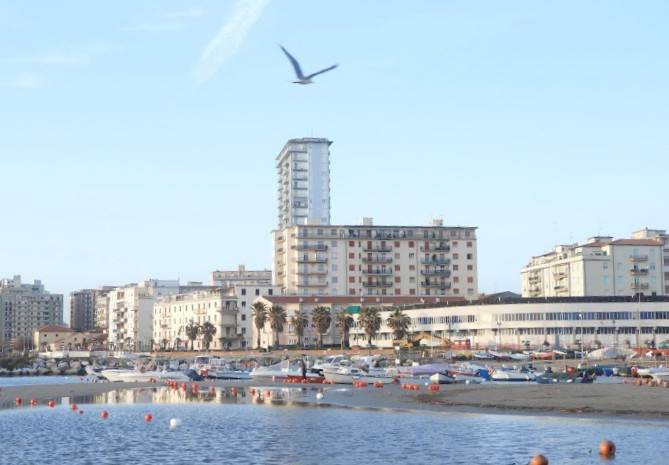 ufficio in affitto a Follonica