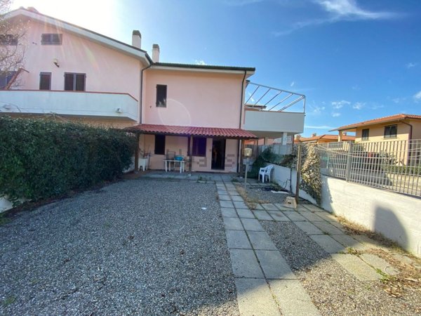 casa indipendente in affitto a Follonica