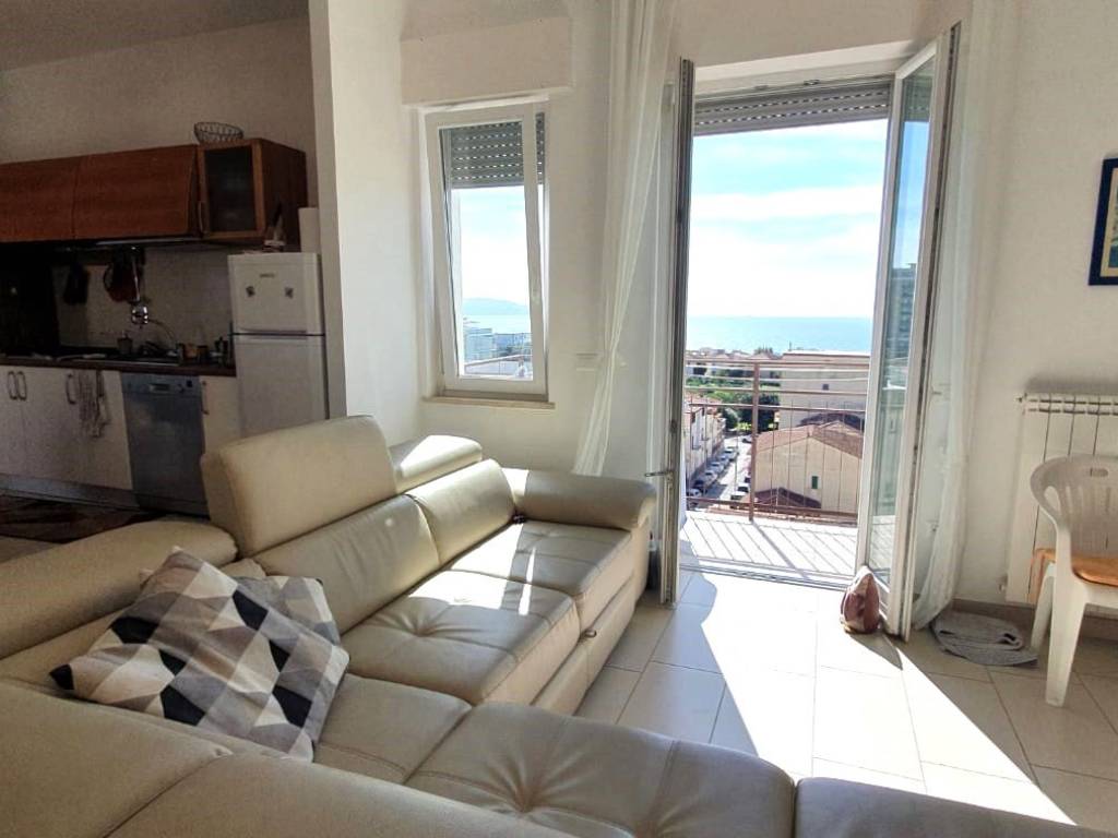 appartamento in affitto a Follonica