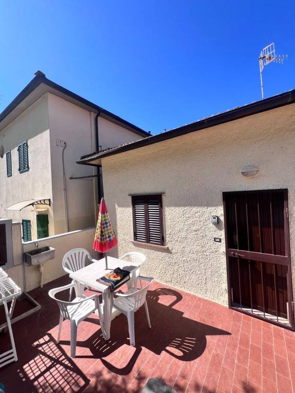 appartamento in affitto a Follonica in zona Prato Ranieri