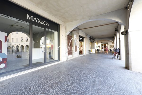 negozio in affitto a Grosseto in zona Centro Città