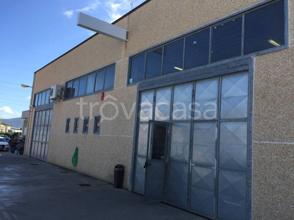locale commerciale in affitto a Grosseto