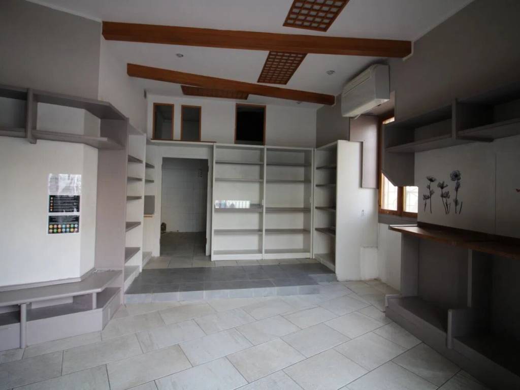 negozio in affitto a Grosseto