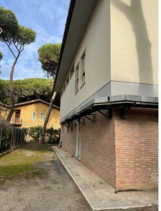 locale commerciale in affitto a Grosseto in zona Marina di Grosseto