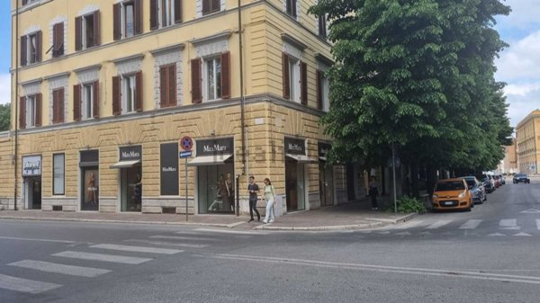 locale commerciale in affitto a Grosseto