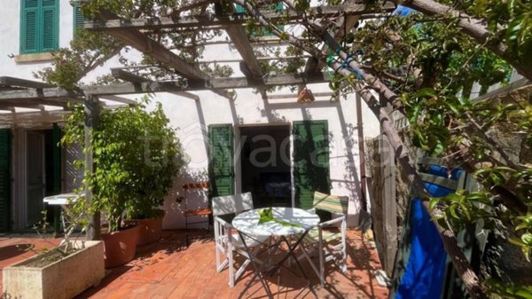 appartamento in affitto ad Isola del Giglio in zona Giglio Porto