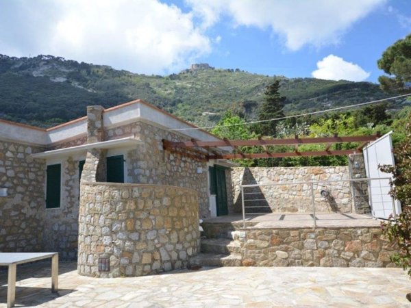 casa indipendente in affitto ad Isola del Giglio