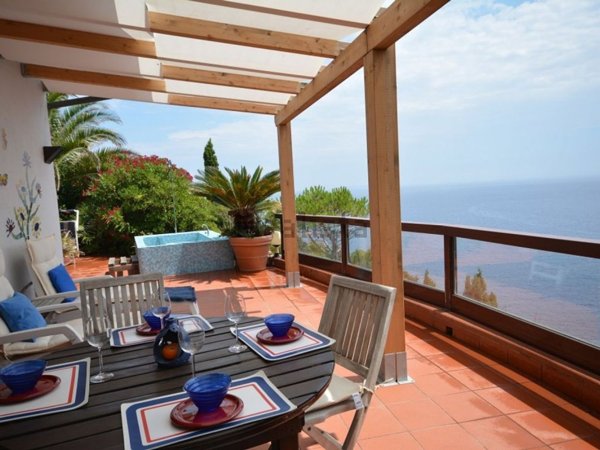 appartamento in affitto ad Isola del Giglio in zona Giglio Porto