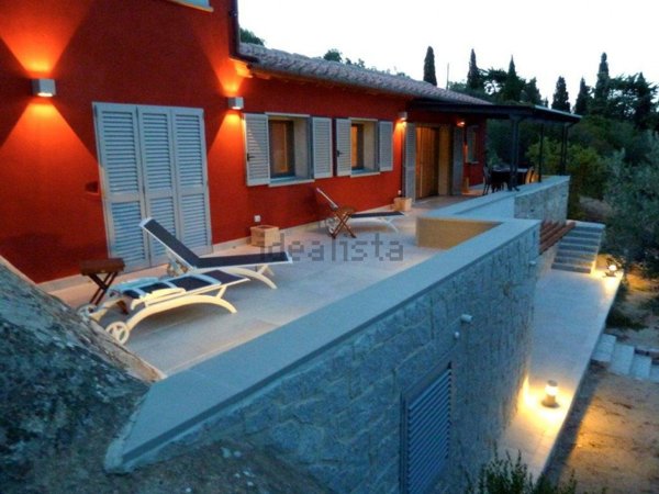 casa indipendente in affitto ad Isola del Giglio in zona Giglio Porto
