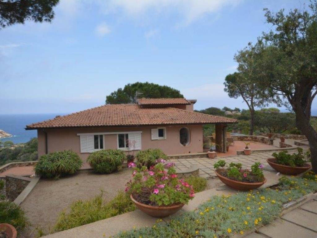 casa indipendente in affitto ad Isola del Giglio in zona Giglio Porto