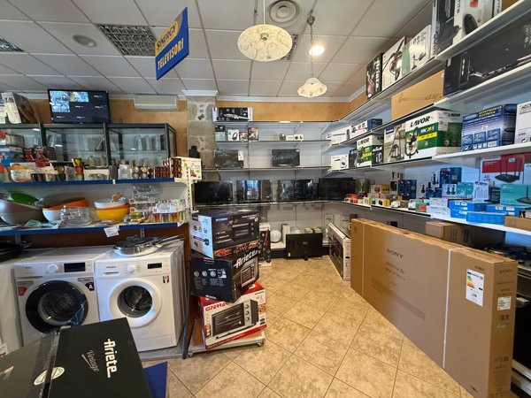 negozio in affitto a Manciano in zona Saturnia