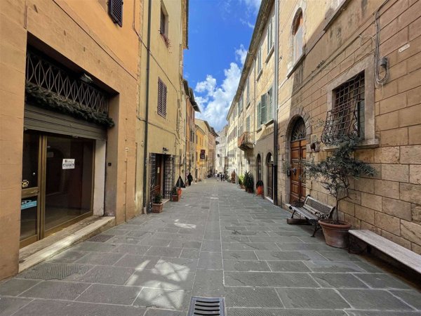 negozio in affitto a Massa Marittima