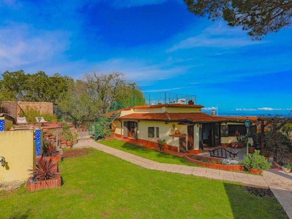 casa indipendente in affitto a Monte Argentario in zona Porto Santo Stefano