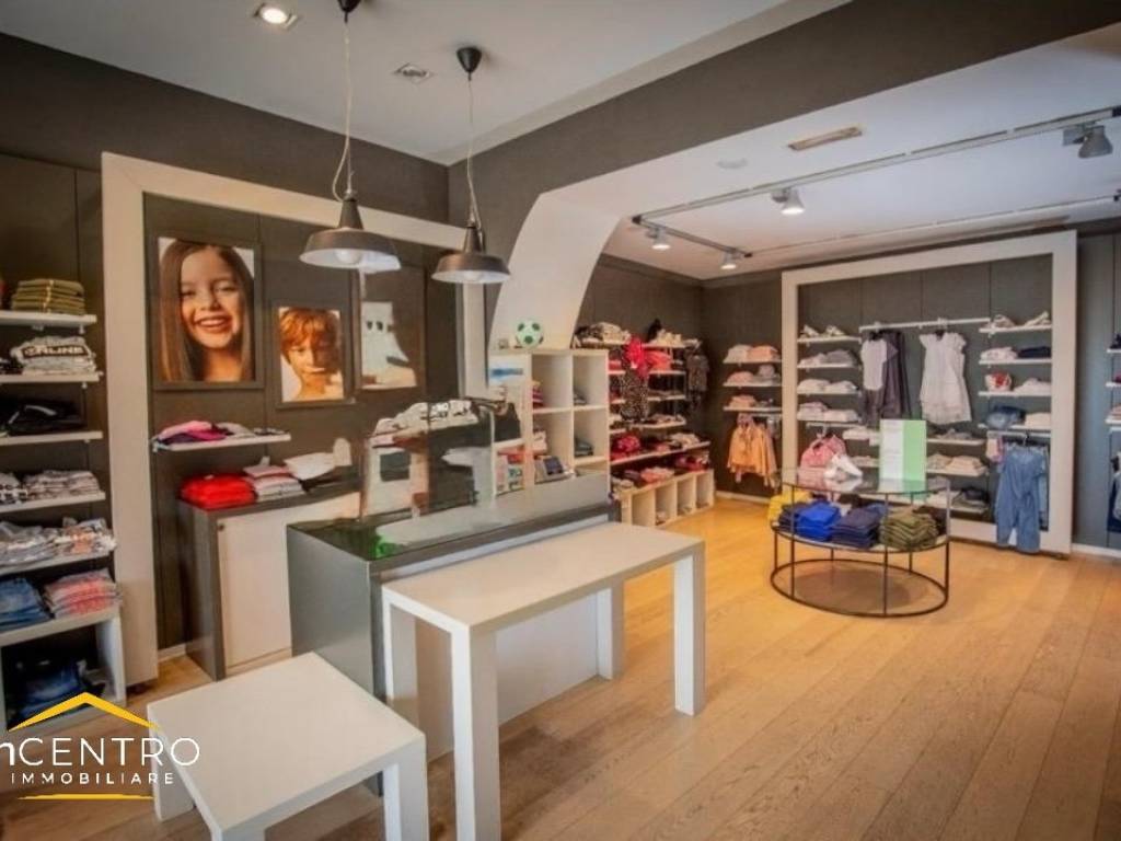 negozio in affitto a Monte Argentario in zona Porto Santo Stefano