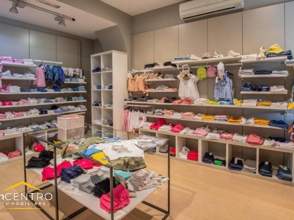 negozio in affitto a Monte Argentario in zona Porto Santo Stefano