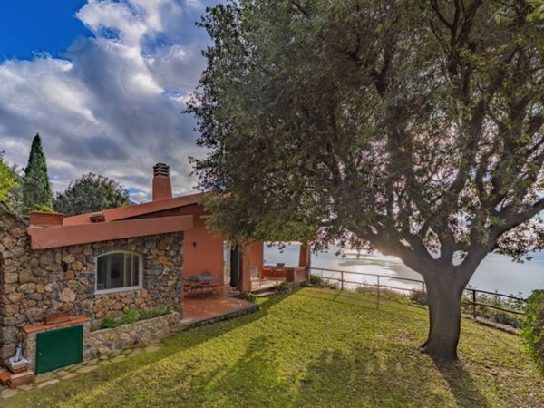 casa indipendente in affitto a Monte Argentario in zona Porto Santo Stefano