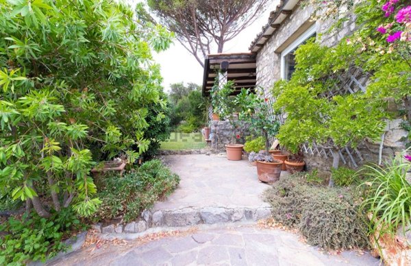 casa indipendente in affitto ad Orbetello in zona Ansedonia