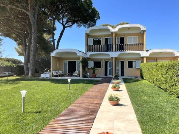 casa indipendente in affitto ad Orbetello in zona Giannella