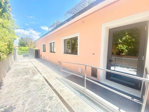 ufficio in affitto ad Orbetello in zona Albinia