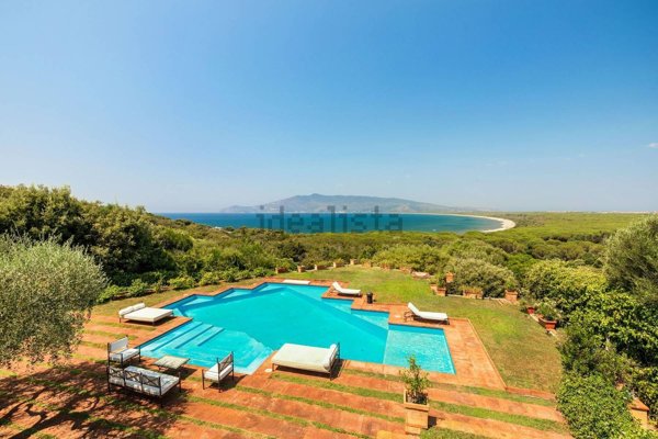casa indipendente in affitto ad Orbetello in zona Ansedonia