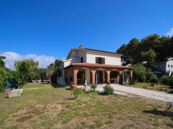 casa indipendente in affitto ad Orbetello in zona Giannella