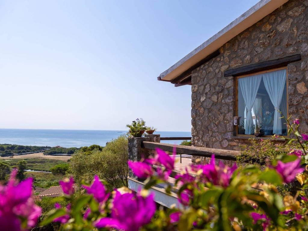 casa indipendente in affitto ad Orbetello in zona Ansedonia