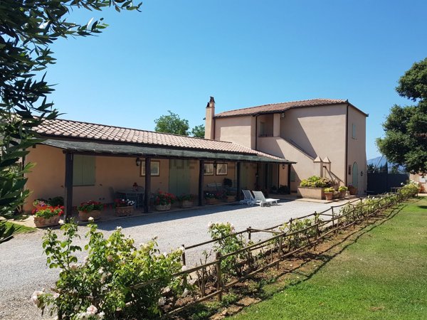casa indipendente in affitto ad Orbetello in zona Ansedonia