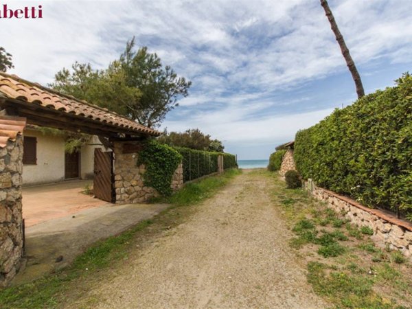casa indipendente in affitto ad Orbetello in zona Giannella