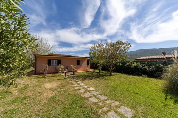 casa indipendente in affitto ad Orbetello in zona Giannella
