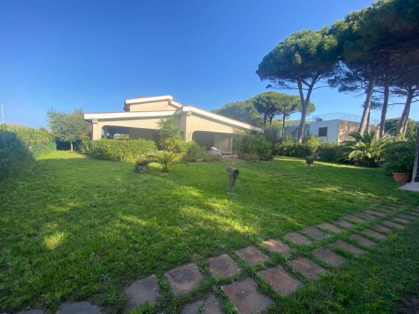 casa indipendente in affitto ad Orbetello in zona Giannella