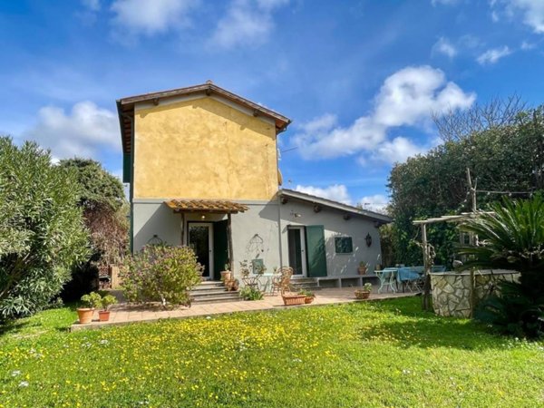 casa indipendente in affitto ad Orbetello