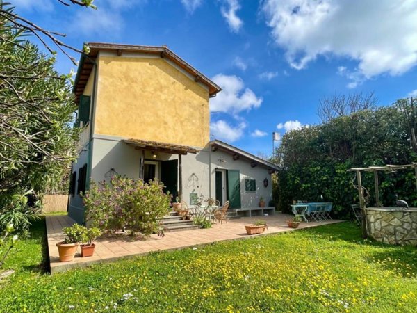 casa indipendente in affitto ad Orbetello