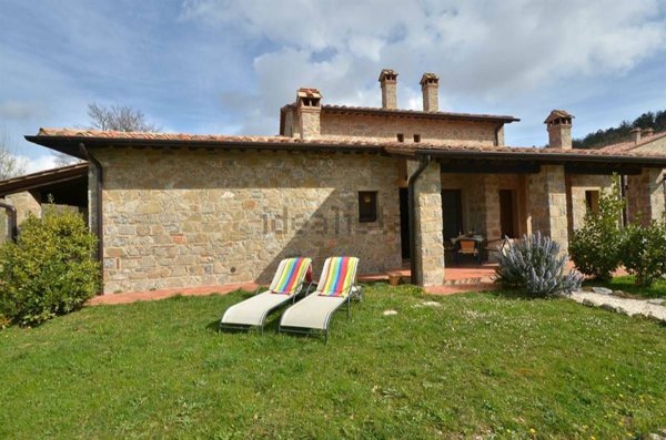 appartamento in affitto a Roccalbegna