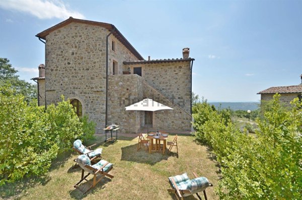 appartamento in affitto a Roccalbegna in zona Cana