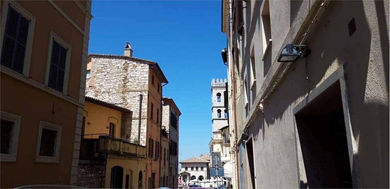 locale commerciale in affitto ad Assisi