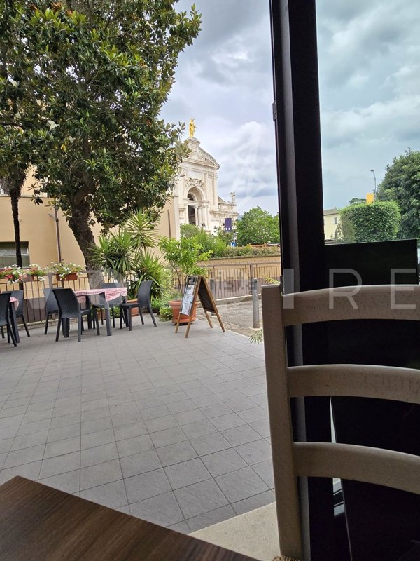 negozio in affitto ad Assisi in zona Santa Maria degli Angeli