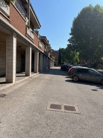 negozio in affitto ad Assisi in zona Santa Maria degli Angeli