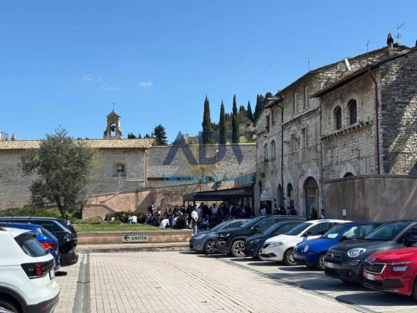 negozio in affitto ad Assisi