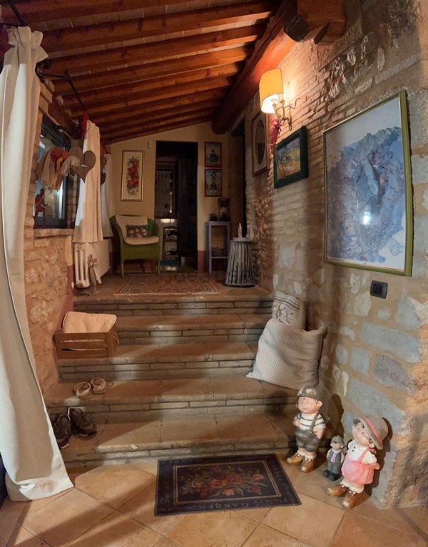 casa indipendente in affitto ad Assisi