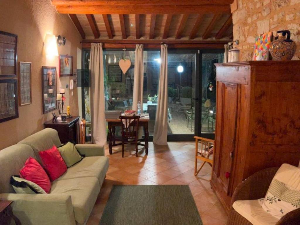 casa indipendente in affitto ad Assisi in zona Viole