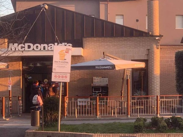 negozio in affitto ad Assisi in zona Santa Maria degli Angeli