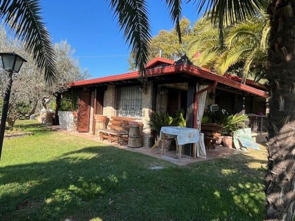casa indipendente in affitto ad Assisi